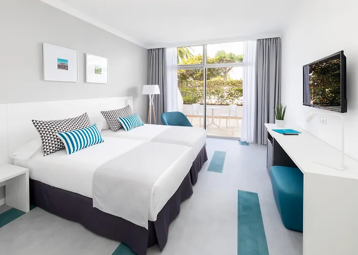 Puerto de la Cruz (Tenerife) Hotels with Tennis Court