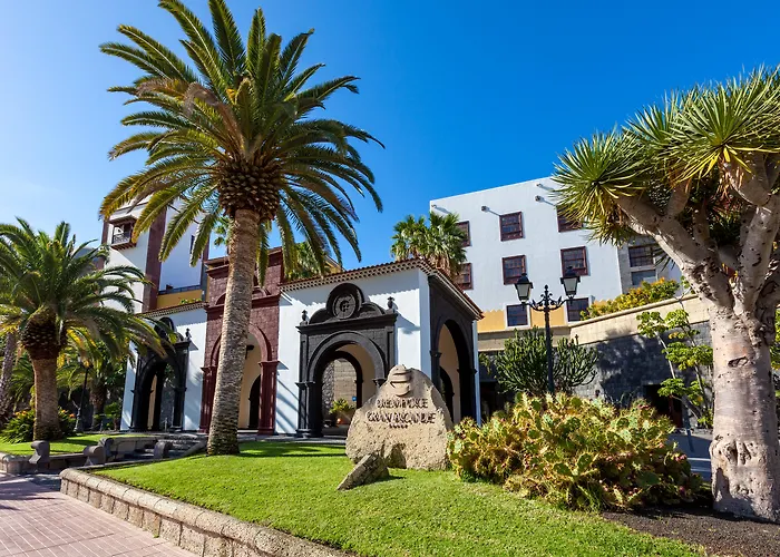 Costa Adeje (Tenerife) hotels near Aqualand