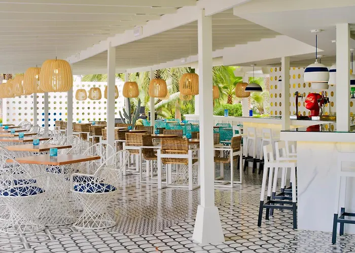 Best 8 Spa Hotels in Los Cristianos (Tenerife) for a Relaxing Getaway