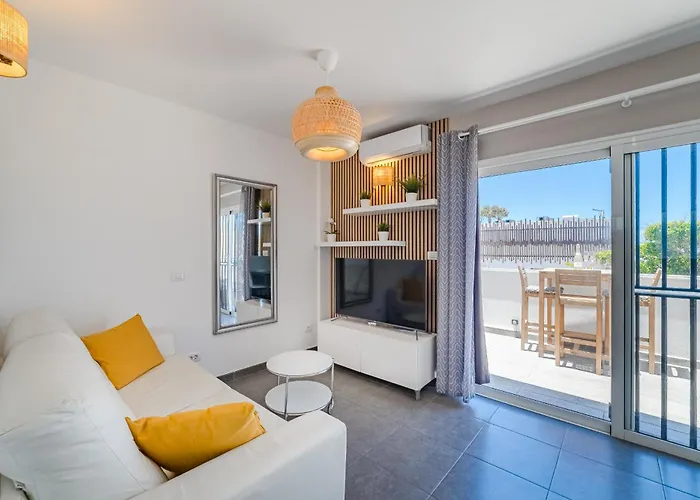 Pet friendly Front Of A Beach Aircon Las Americas Costa Adeje Playa de las Americas 