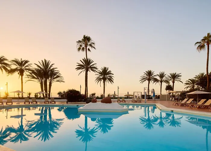 Playa de las Americas (Tenerife) hotels near Aqualand